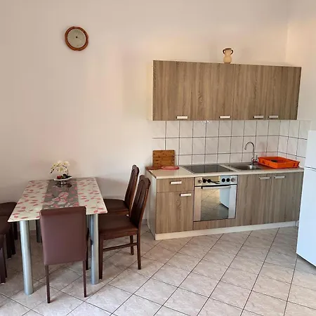 Ranka1 Krk Appartamento Kornić